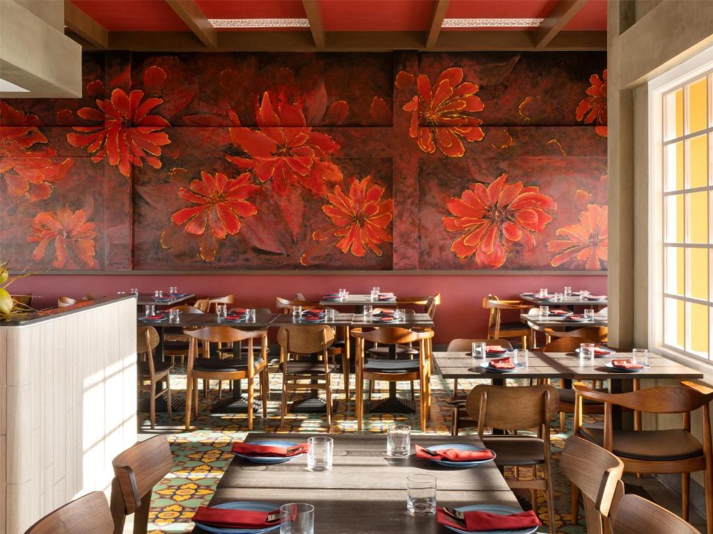 09 Nights Holiday Deal at Saii Lagoon Maldives with Sky room