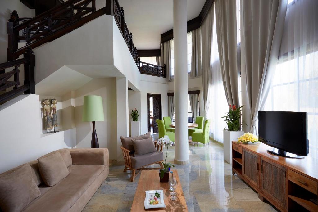 14 Nights Multi-Center Holiday Deal to the Stunning Sites & Beaches of Dubai, Bangkok, Singapore & Bali, to experience the luxury starting from £1469 pp