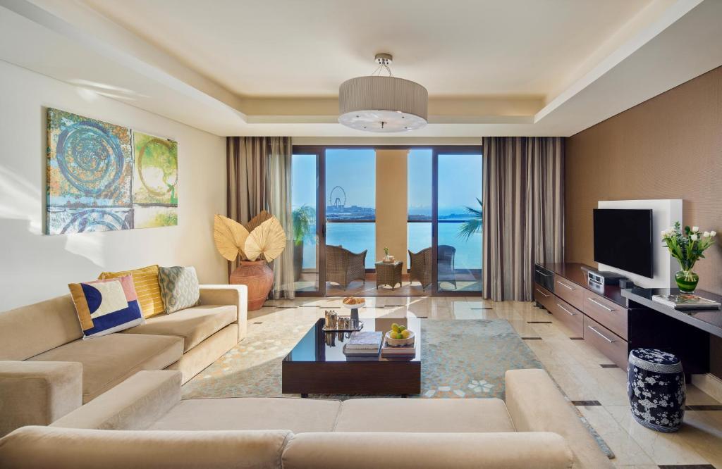 Ignite romance with a 10 Nights Stay at Varu by Atmosphere Water Villa with Pool Maldives and Fairmont Palm Dubai