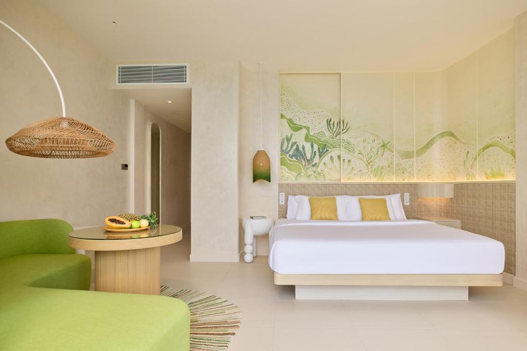 MALDIVES SUNSET OVERWATER POOL VILLA — FOR THE WHOLE FAMILY! 7 NIGHTS • 2 ADULTS + 2 KIDS • ALL-INCLUSIVE MAY 2027 FROM £6,999 PER FAMILY
