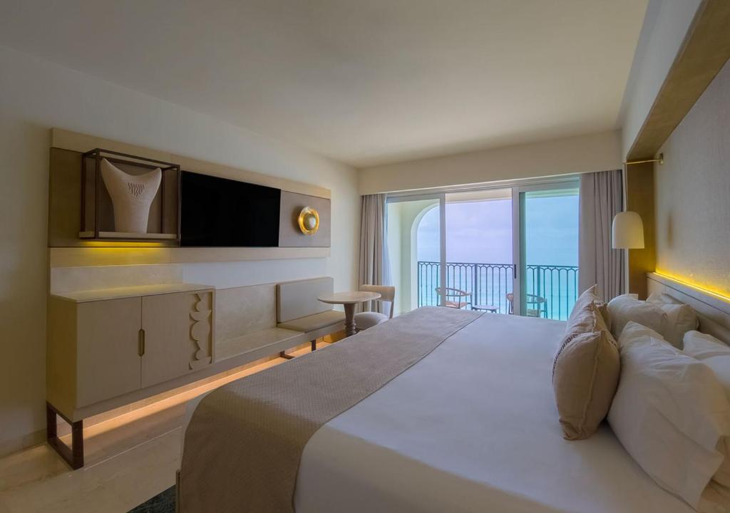 Twin Center Holiday Deal Orlando + Cancun10 Nights from £1,279
