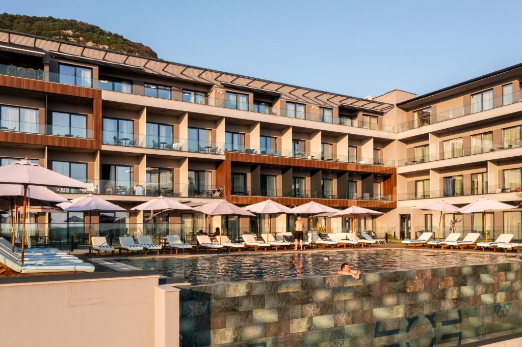 09 Nights of 3 Capitals. 1 Epic Holiday. Just £849pp