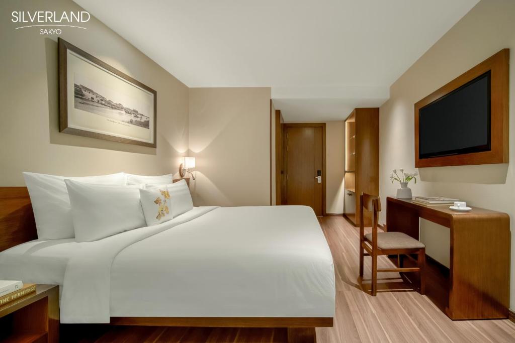 Discover the best of Vietnam and Cambodia with 12 nights of luxury for £1549pp – Silverland Sakyo, Dusit Princess Moonrise & White Mansion Legend await – accommodation and transfers included