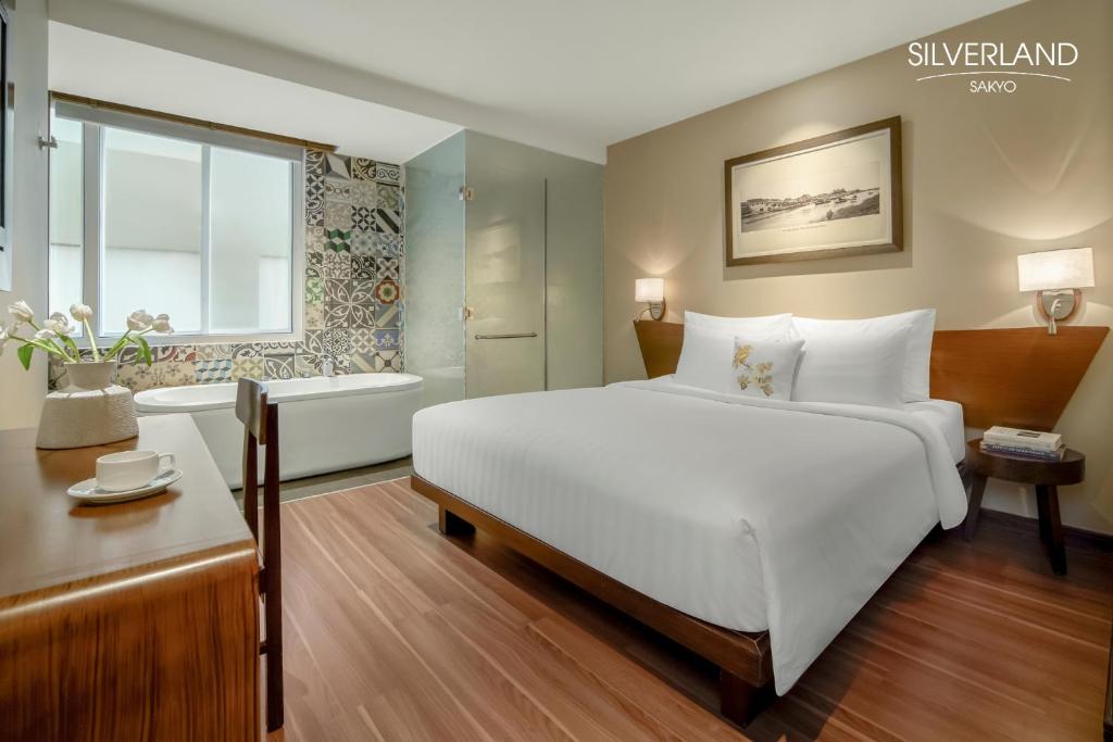 Discover the best of Vietnam and Cambodia with 12 nights of luxury for £1549pp – Silverland Sakyo, Dusit Princess Moonrise & White Mansion Legend await – accommodation and transfers included