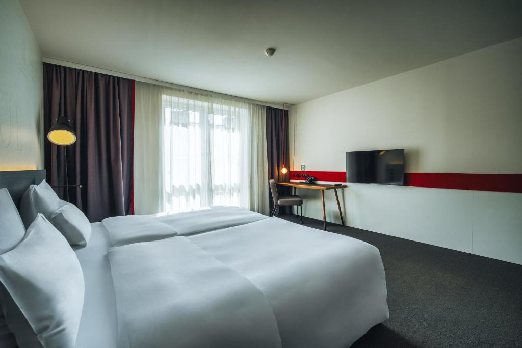 This isn’t your average Eurotrip deal. 4 iconic cities: Prague • Krakow • Budapest • Berlin price starting from just £1199pp