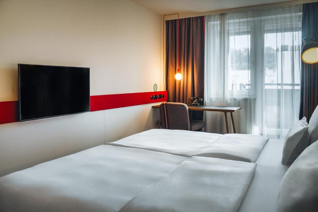 This isn’t your average Eurotrip deal. 4 iconic cities: Prague • Krakow • Budapest • Berlin price starting from just £1199pp