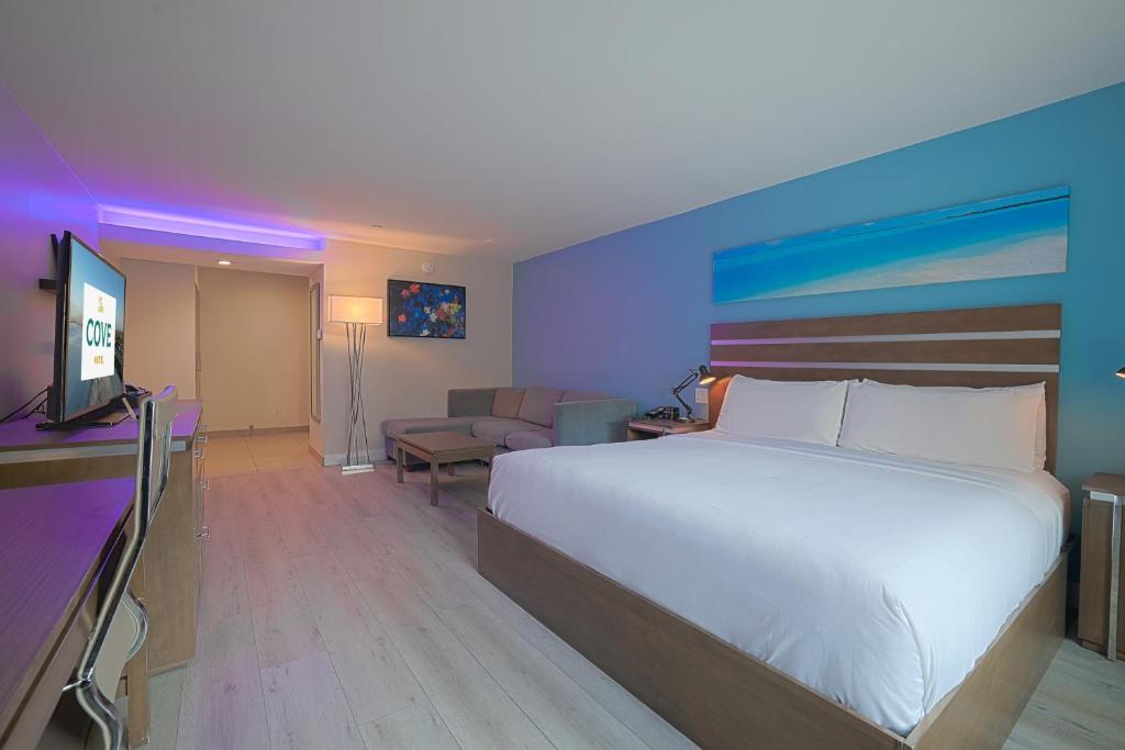 From Sun Kissed Beaches to Urban Delights! Spectacular Adventure in Cancun & Los Angeles, All Inclusive
