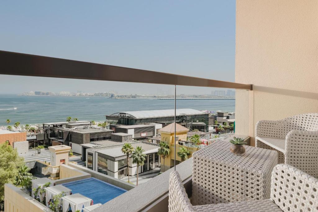 “Unforgettable: 10 Night Holiday in Dubai and the Maldives with Premium All Inclusive Signature Plan”