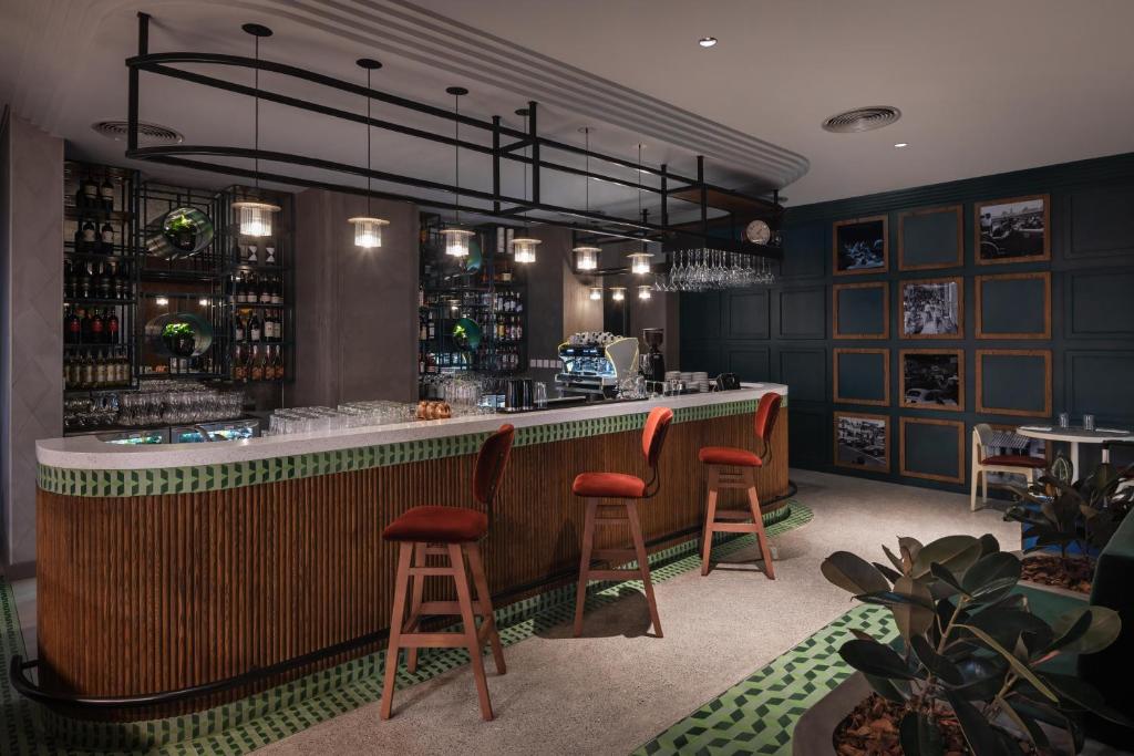 “Unforgettable: 10 Night Holiday in Dubai and the Maldives with Premium All Inclusive Signature Plan”