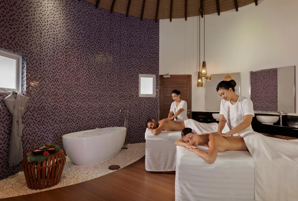 10 Nights Holiday at Mercure Maldives Koddoo & Jumeirah Zabeel Saray with All Inclusive