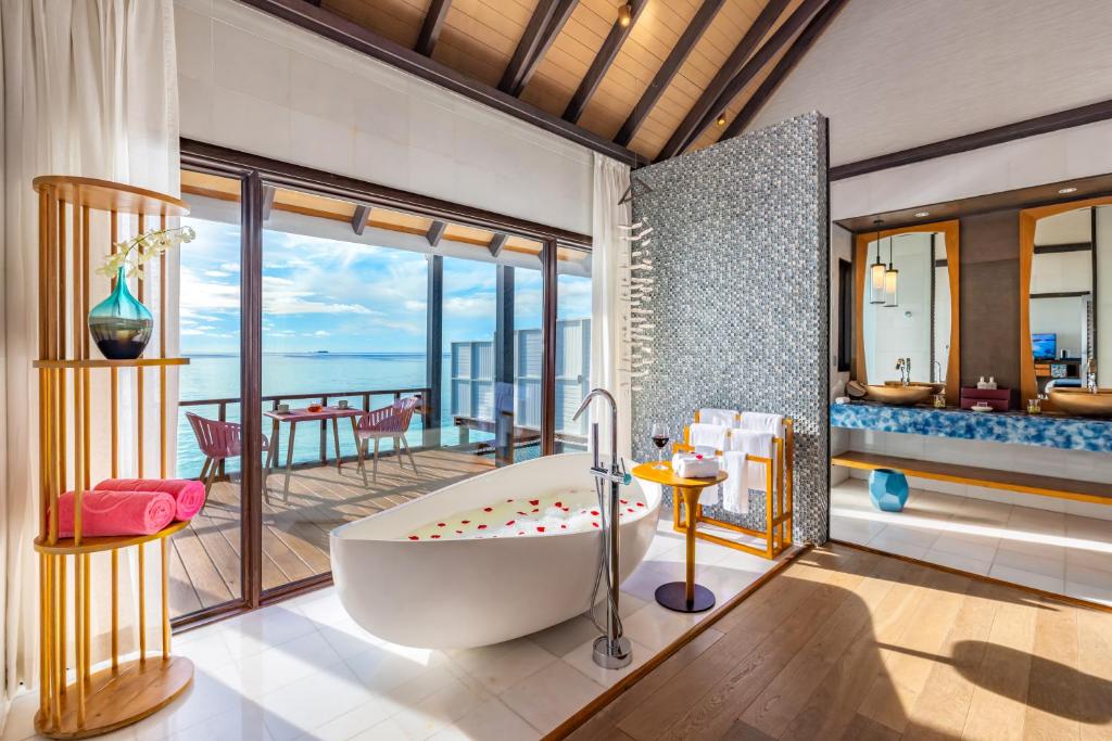 07 Nights of Luxury Holiday in Ozen Life Madhoo with Wind Villa