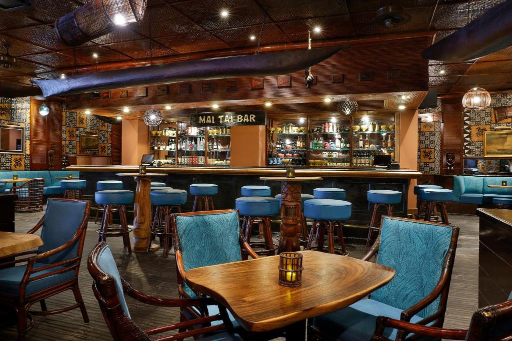 Experience 5 Nights of Luxury at F1 Abu Dhabi Prix