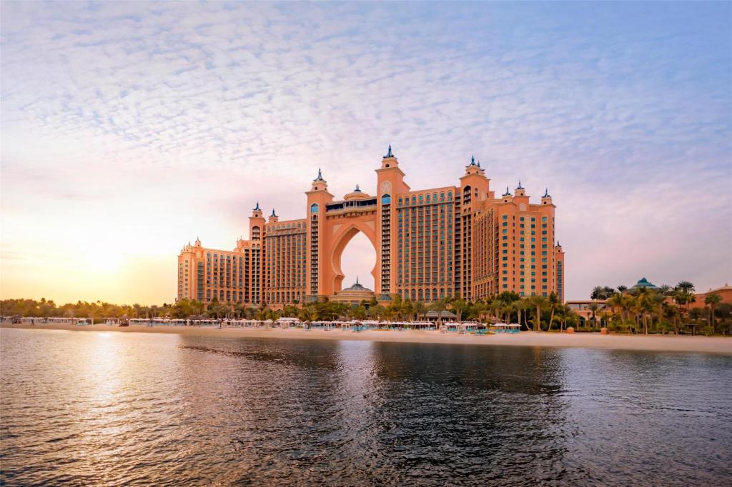 03 Nights Holiday Deal at Atlantis The Royal Dubai with Seascape King Room