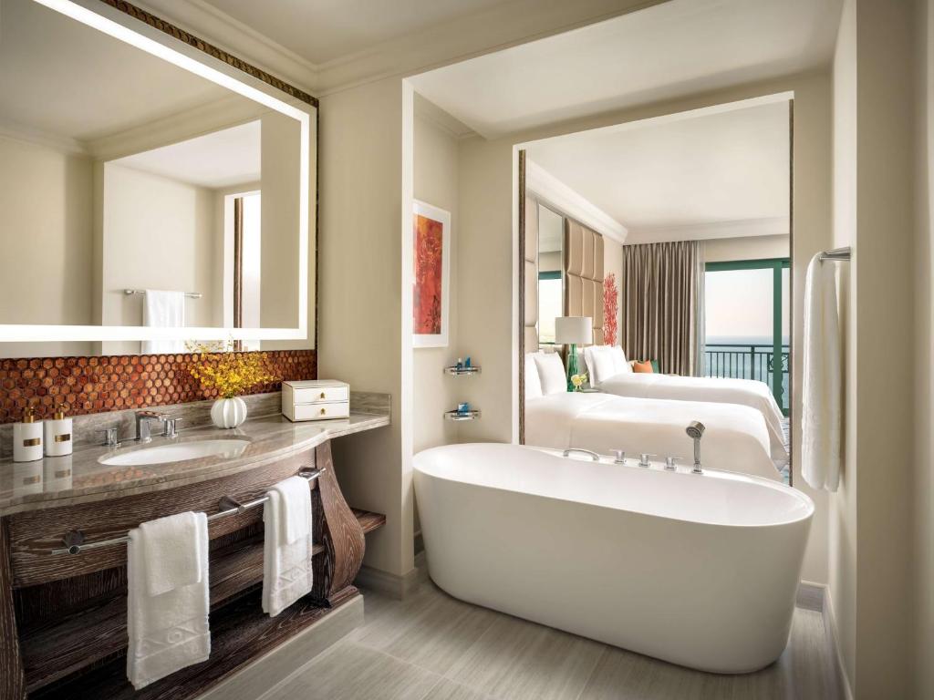 03 Nights Holiday Deal at Atlantis The Royal Dubai with Seascape King Room