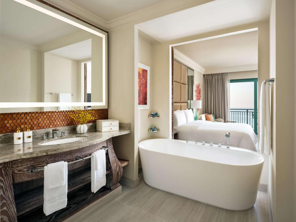03 Nights Holiday Deal at Atlantis The Royal Dubai with Seascape King Room