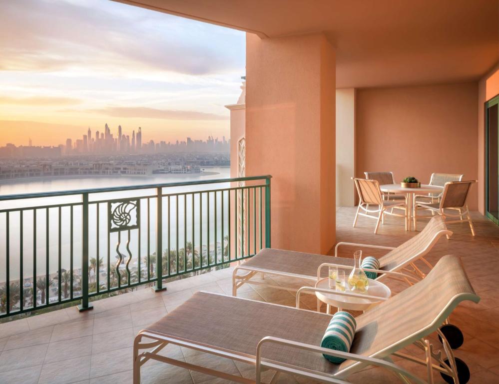 03 Nights Holiday Deal at Atlantis The Royal Dubai with Seascape King Room