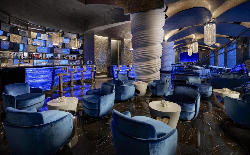 03 Nights Holiday Deal at Atlantis The Royal Dubai with Seascape King Room