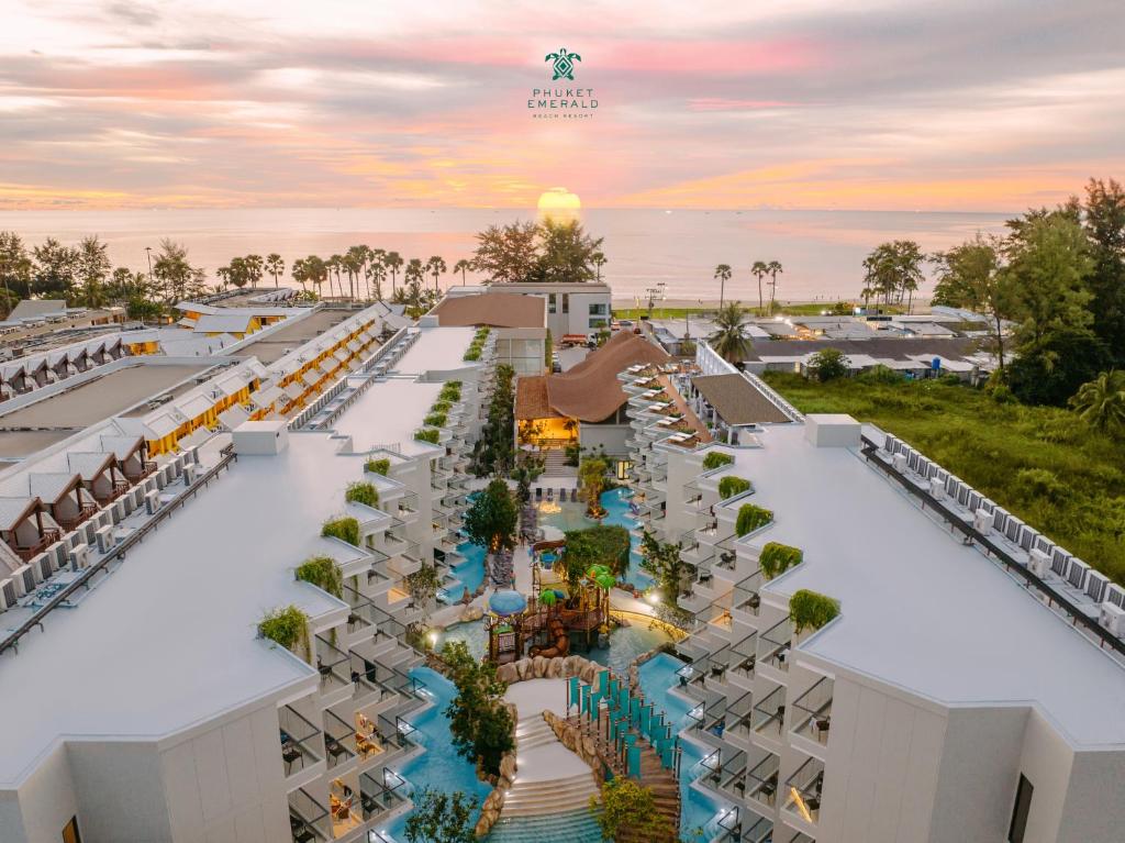 10 Nights 40% Discount Offer Twin Centre Holiday Deal