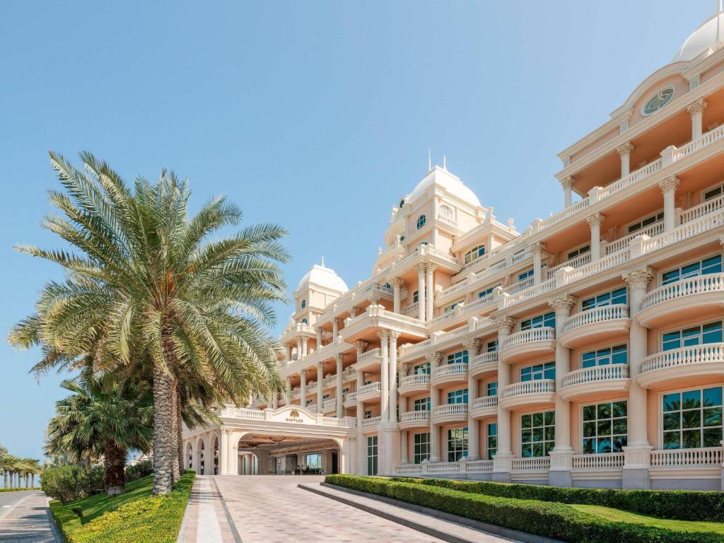 Unwind in Style and absolute Luxury at Raffles the Palm – 3 Nights with Half Board experience