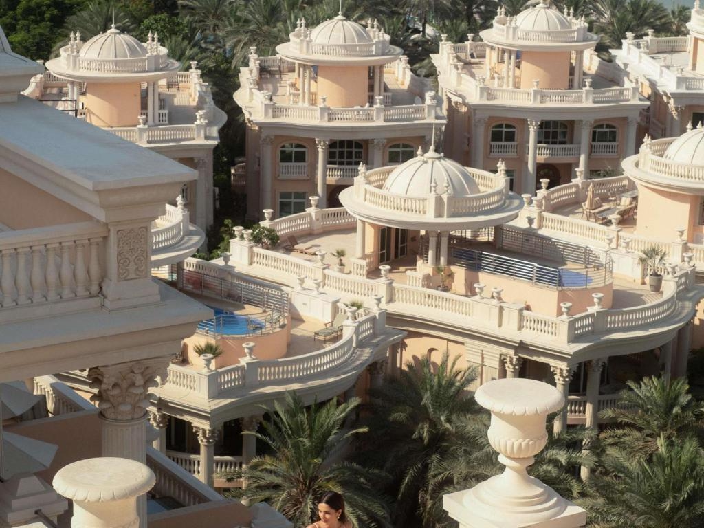 Unwind in Style and absolute Luxury at Raffles the Palm – 3 Nights with Half Board experience