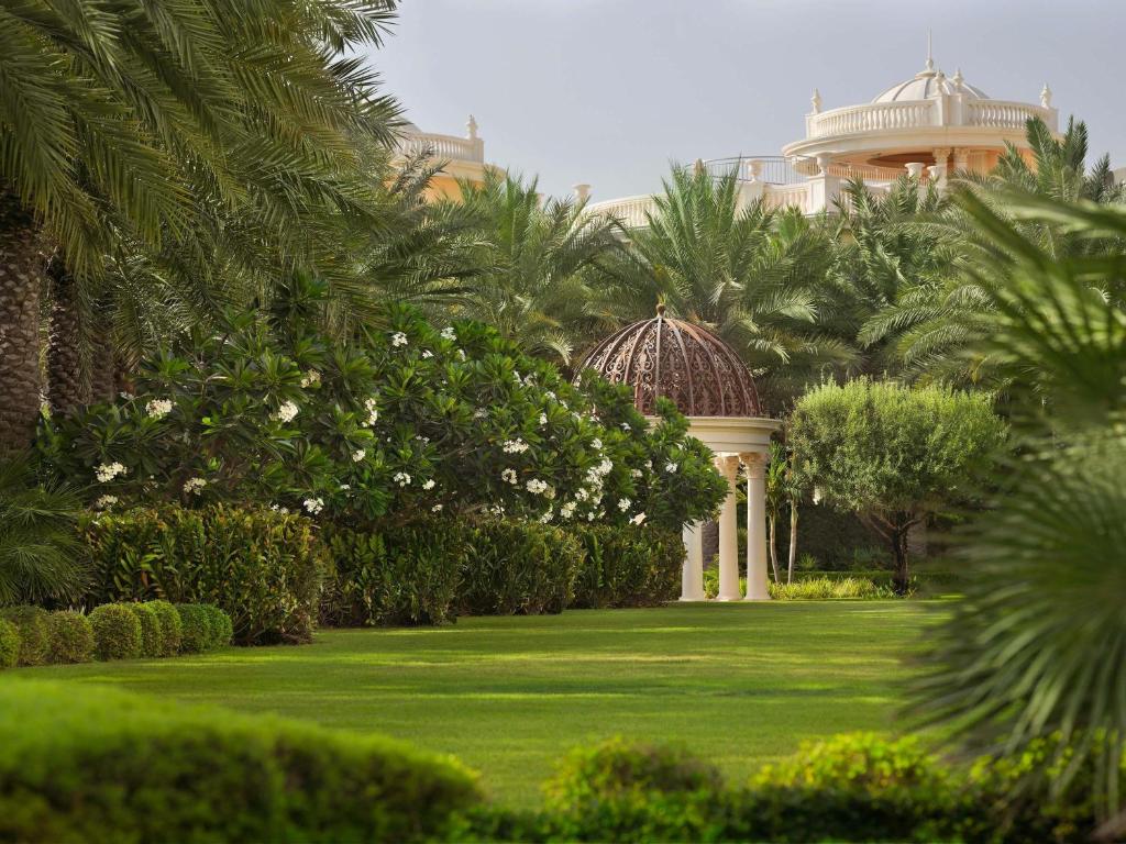 Unwind in Style and absolute Luxury at Raffles the Palm – 3 Nights with Half Board experience