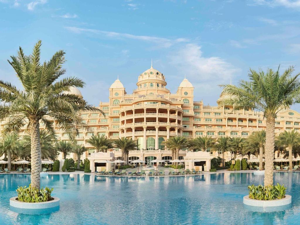 Unwind in Style and absolute Luxury at Raffles the Palm – 3 Nights with Half Board experience