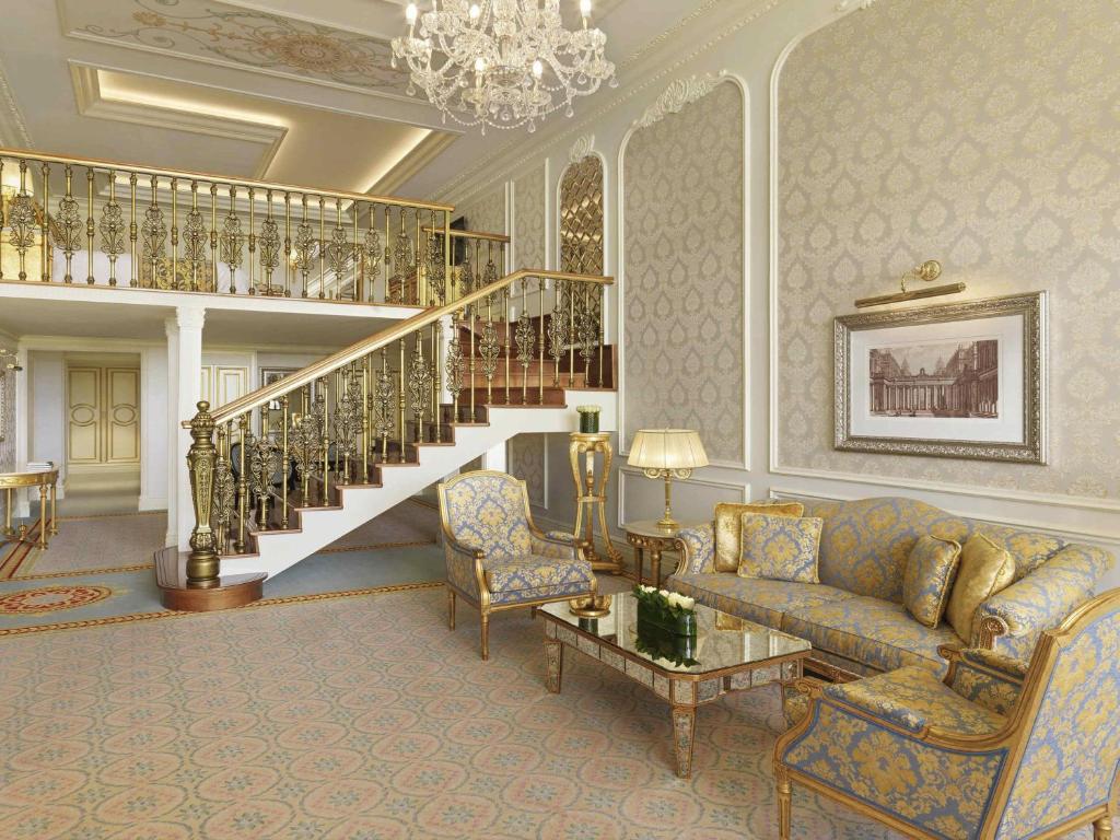 Unwind in Style and absolute Luxury at Raffles the Palm – 3 Nights with Half Board experience