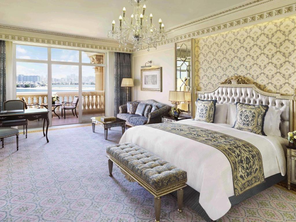 Unwind in Style and absolute Luxury at Raffles the Palm – 3 Nights with Half Board experience