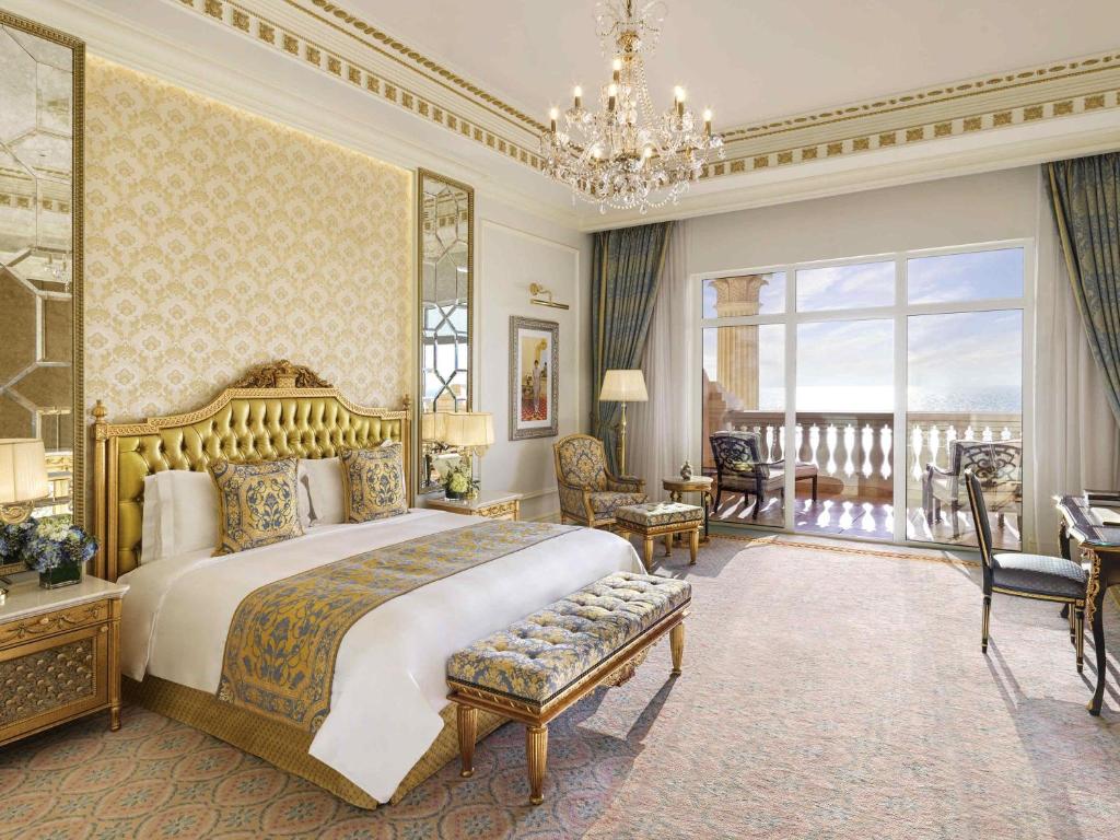 Unwind in Style and absolute Luxury at Raffles the Palm – 3 Nights with Half Board experience