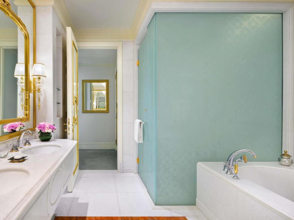 Unwind in Style and absolute Luxury at Raffles the Palm – 3 Nights with Half Board experience