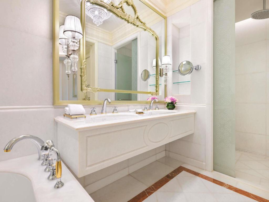 Unwind in Style and absolute Luxury at Raffles the Palm – 3 Nights with Half Board experience