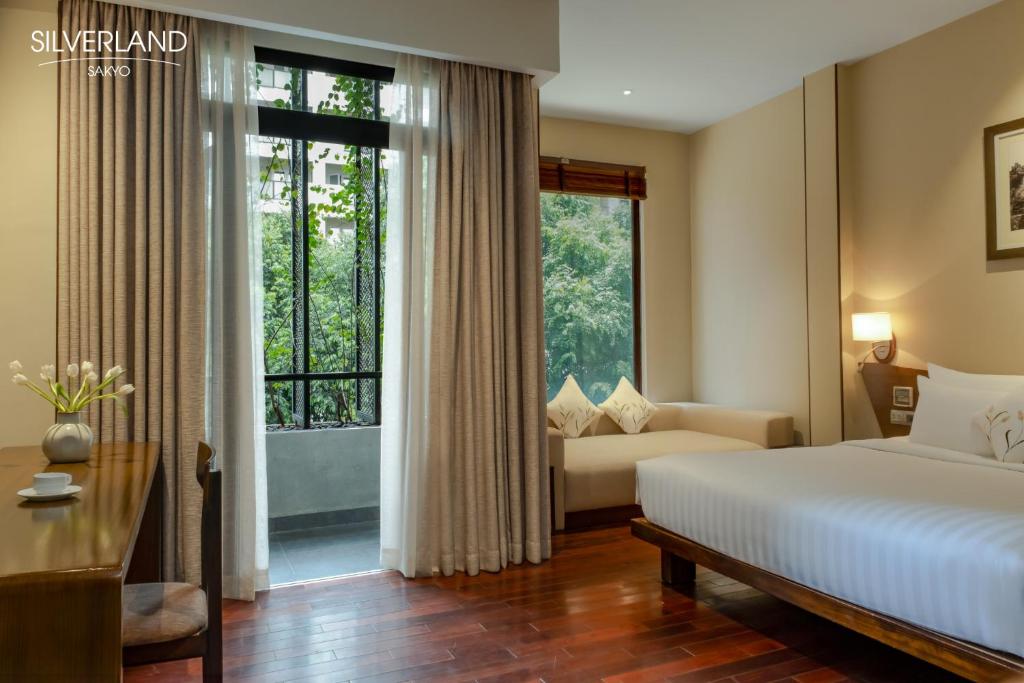 Discover the best of Vietnam and Cambodia with 12 nights of luxury for £1549pp – Silverland Sakyo, Dusit Princess Moonrise & White Mansion Legend await – accommodation and transfers included