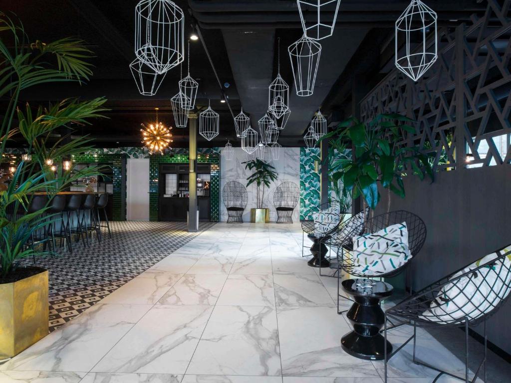 AMSTERDAM LIGHT FESTIVAL Flights + Hotels 3 Nights from ONLY £279pp (December 2026)