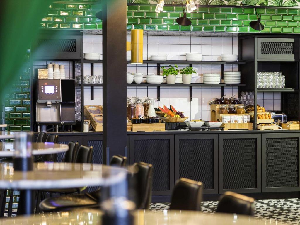 AMSTERDAM LIGHT FESTIVAL Flights + Hotels 3 Nights from ONLY £279pp (December 2026)