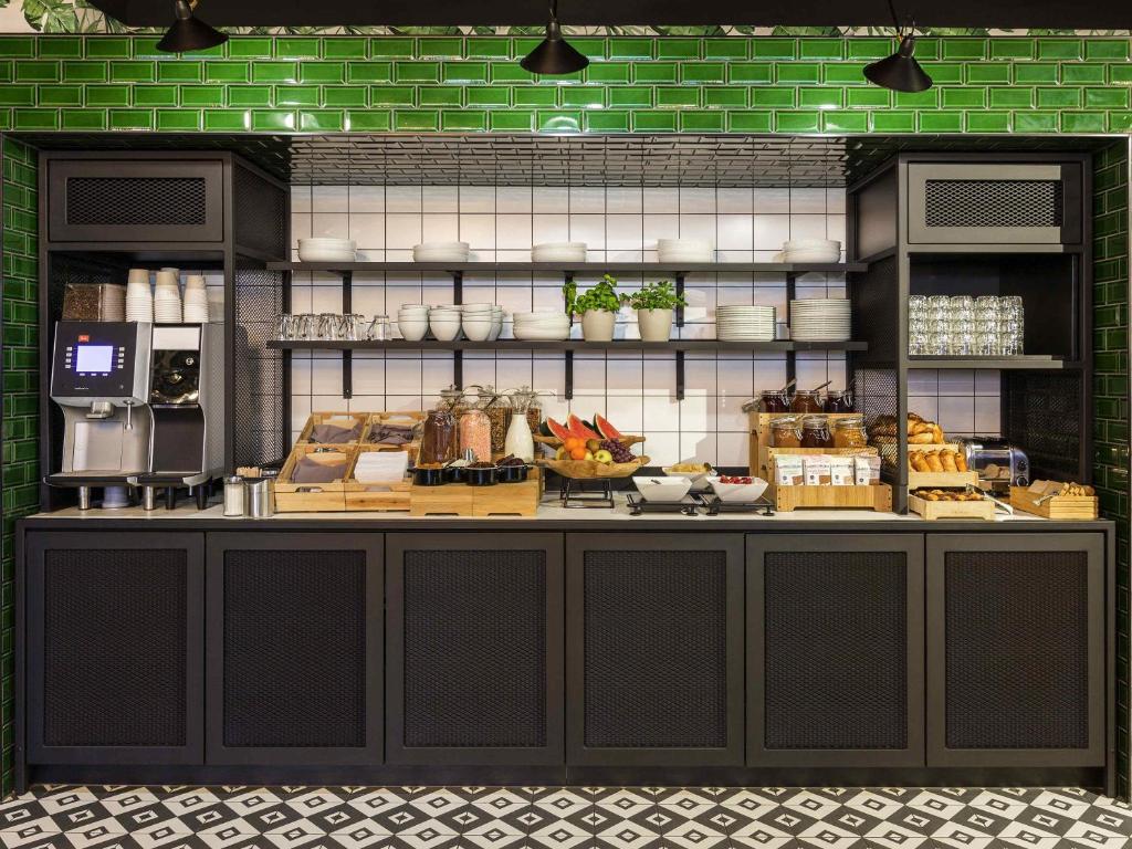 AMSTERDAM LIGHT FESTIVAL Flights + Hotels 3 Nights from ONLY £279pp (December 2026)