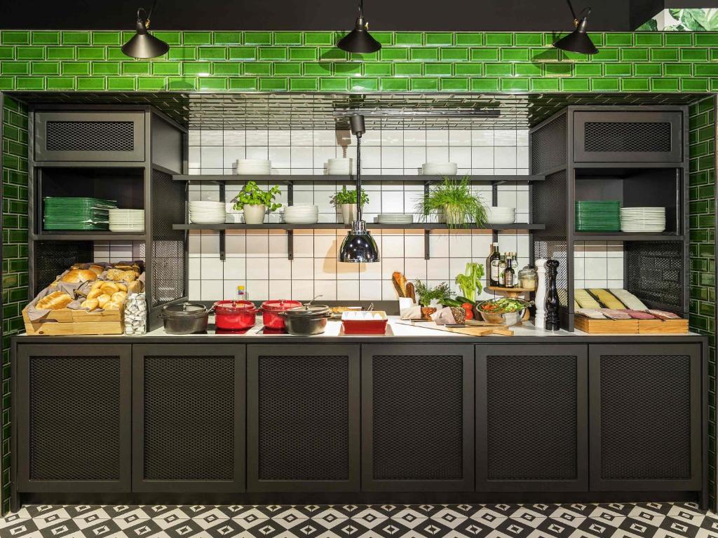 AMSTERDAM LIGHT FESTIVAL Flights + Hotels 3 Nights from ONLY £279pp (December 2026)