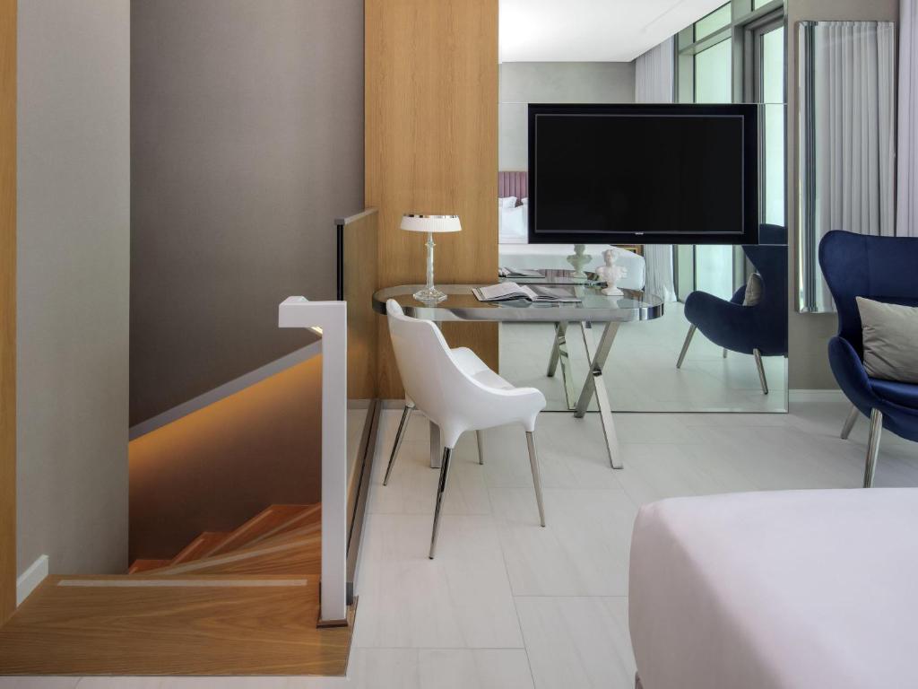 Embrace the Spirit of the season with an exclusive sale – Create Lasting Memories with 03 Nights at SLS Dubai, Half Board