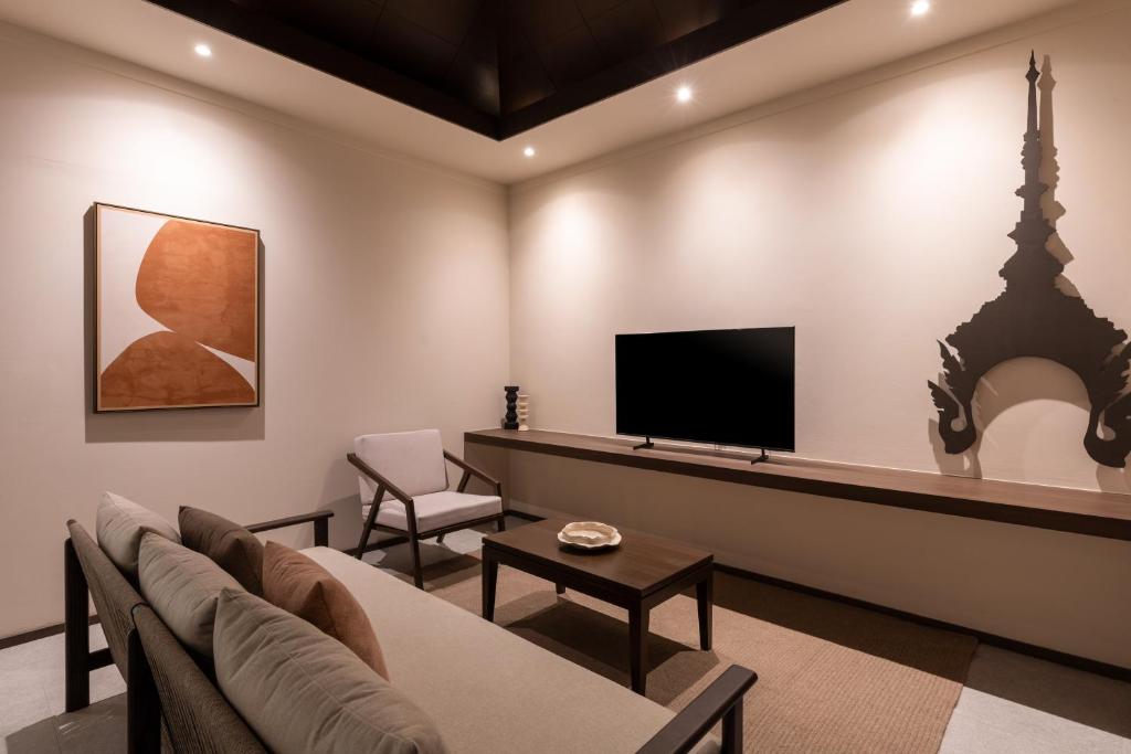 Long 21 Nights of Opulence in Beyond Khao Lak, Centara Kata Phuket & Dusit Thani Krabi w/flights & transfers