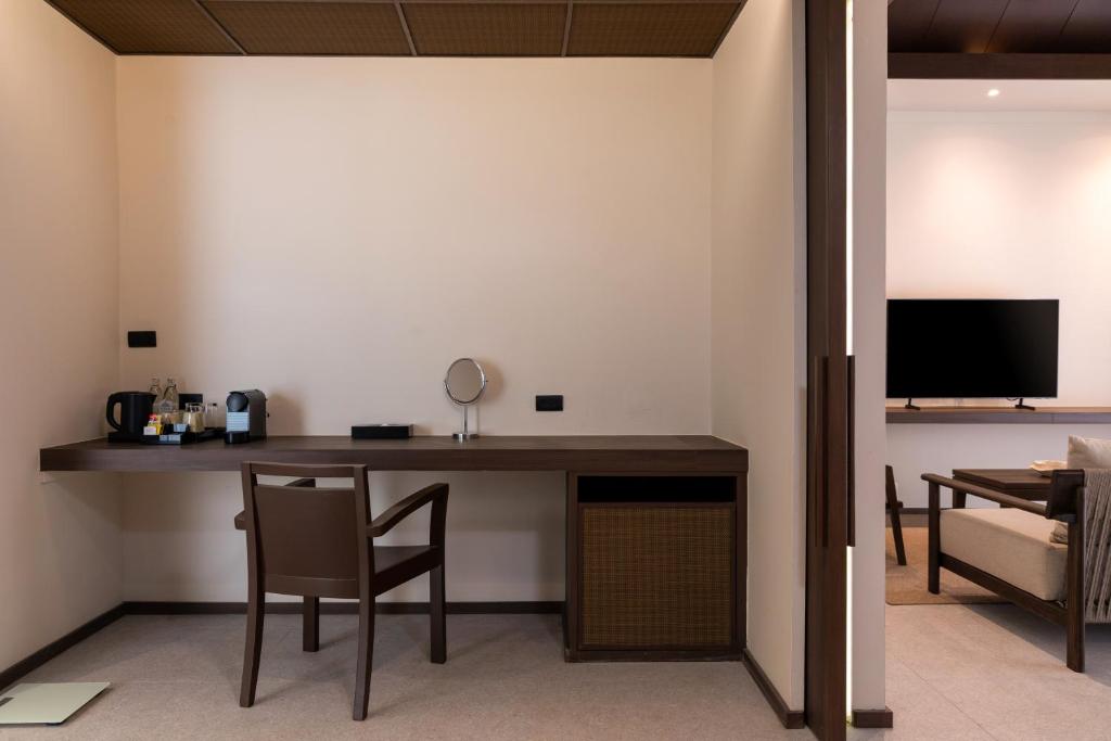 Long 21 Nights of Opulence in Beyond Khao Lak, Centara Kata Phuket & Dusit Thani Krabi w/flights & transfers