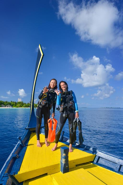 10 Nights Multi-Center holiday break at the Marvelous Maldives & Scintillating Singapore Starting from £1799 pp