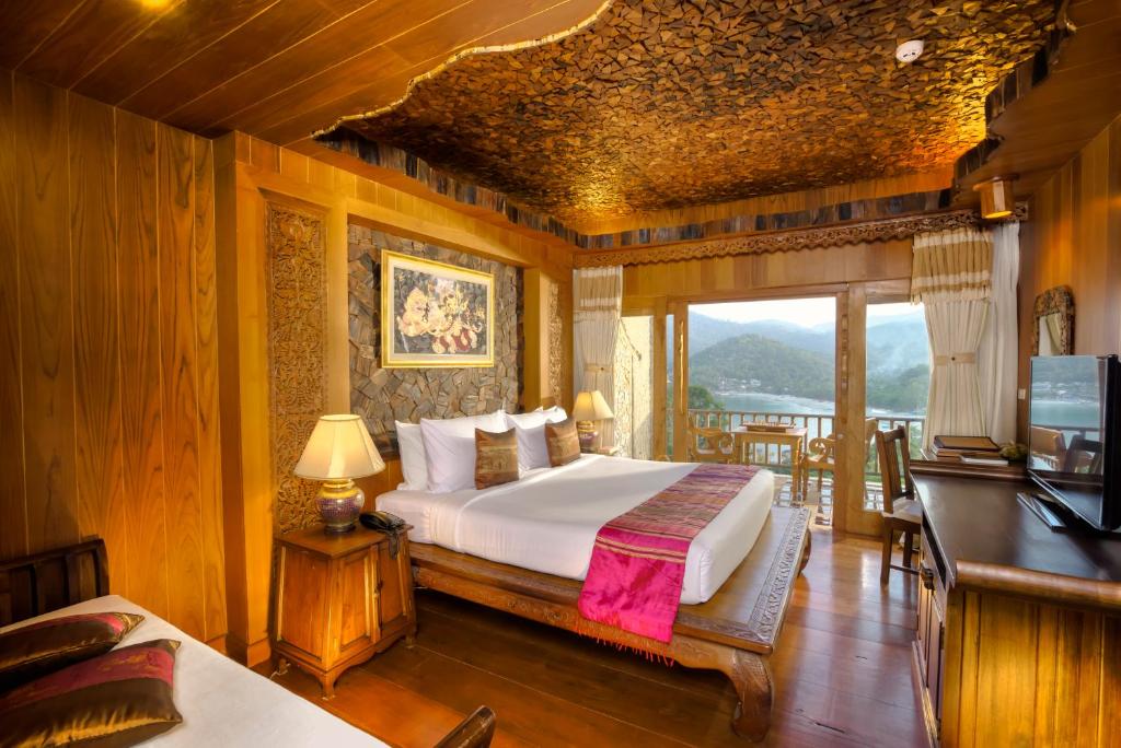 10 Nights Escape to Paradise: Unforgetable Full Moon Party Getaway in Koh Samui & Koh Phangan! For just £1,399pp!