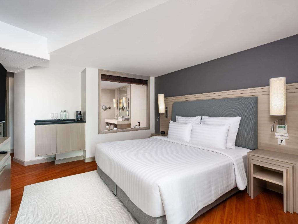 Exotic Thai Getaway 14 Nights in Phuket, Khaolak, Krabi, & Koh Lanta W/Flights &Transfers Included for £1399 pp!