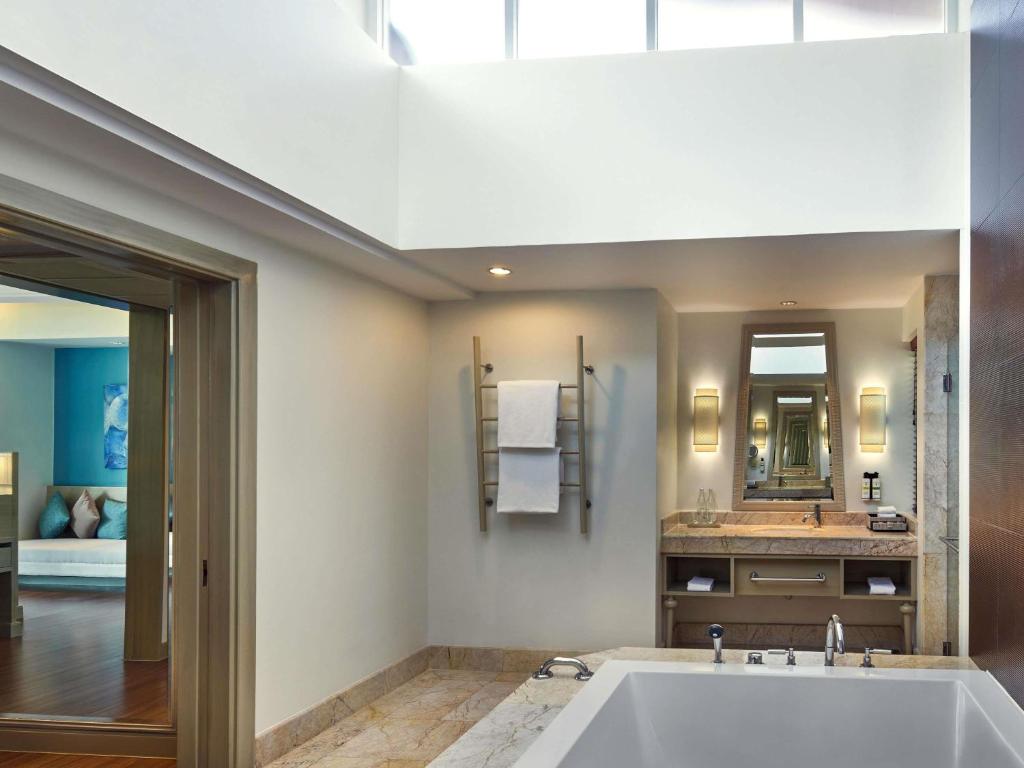 Exotic Thai Getaway 14 Nights in Phuket, Khaolak, Krabi, & Koh Lanta W/Flights &Transfers Included for £1399 pp!