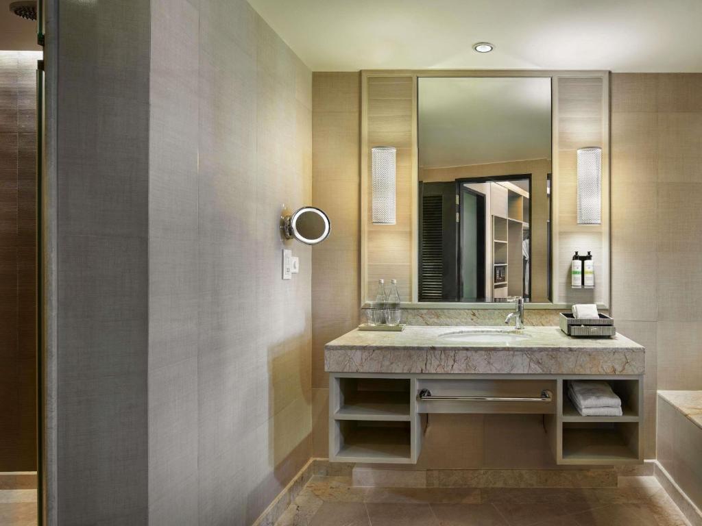 Exotic Thai Getaway 14 Nights in Phuket, Khaolak, Krabi, & Koh Lanta W/Flights &Transfers Included for £1399 pp!