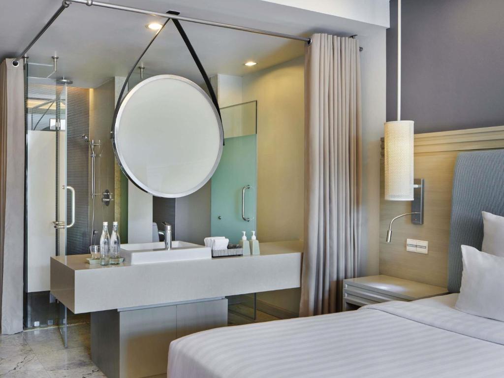 Exotic Thai Getaway 14 Nights in Phuket, Khaolak, Krabi, & Koh Lanta W/Flights &Transfers Included for £1399 pp!