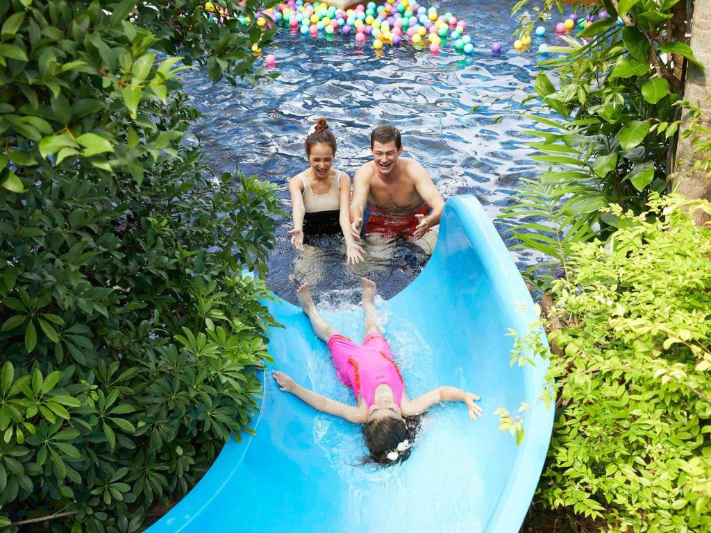 Exotic Thai Getaway 14 Nights in Phuket, Khaolak, Krabi, & Koh Lanta W/Flights &Transfers Included for £1399 pp!