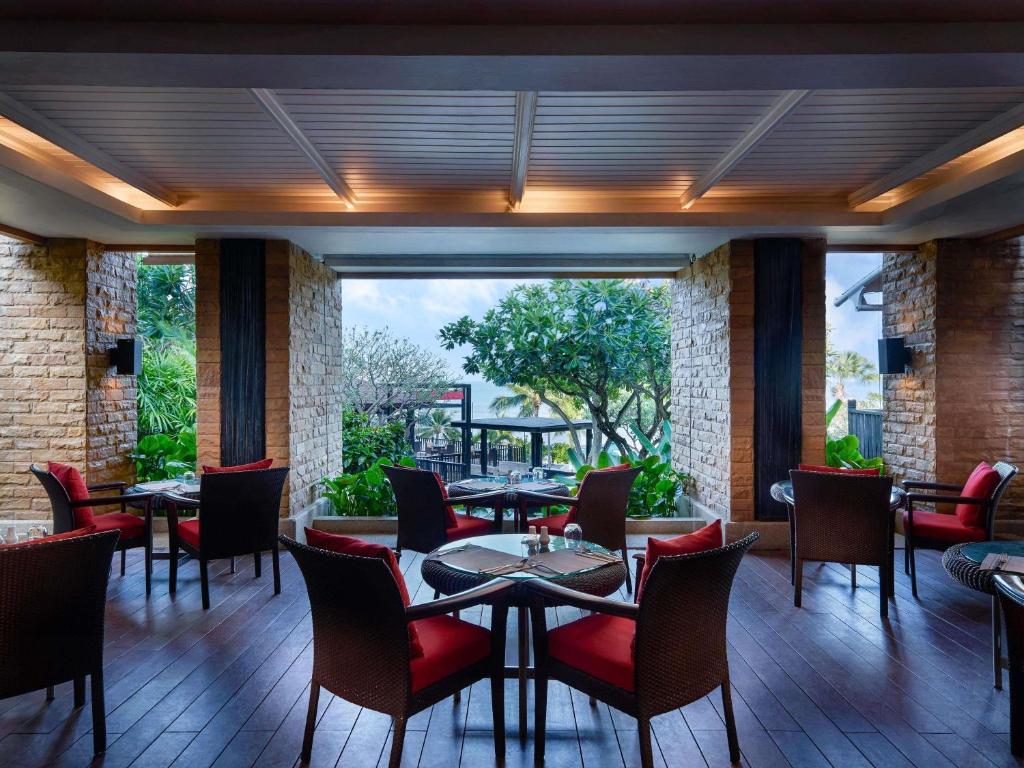 Exotic Thai Getaway 14 Nights in Phuket, Khaolak, Krabi, & Koh Lanta W/Flights &Transfers Included for £1399 pp!