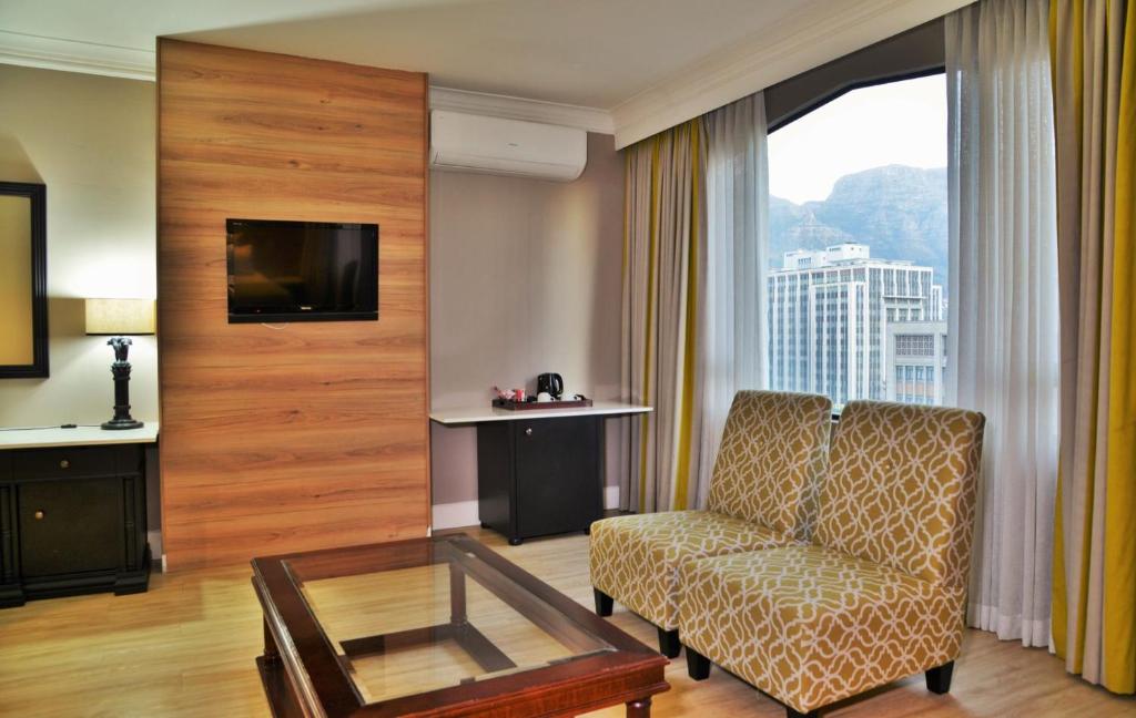 14 NIGHTS. BIG 5. PRIVATE PLUNGE POOL. WHITE-SAND BEACHES. £6,599 PER COUPLE.