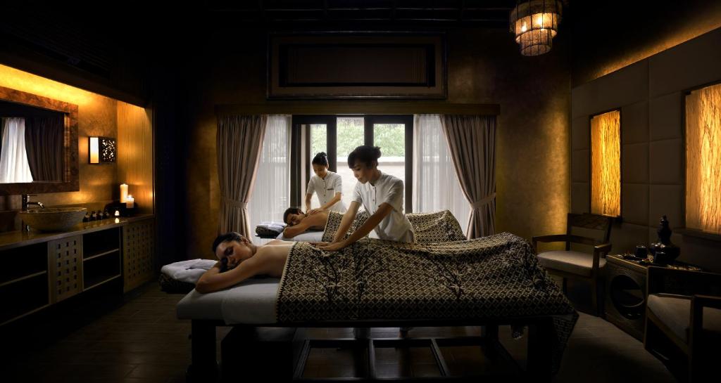 10 NIGHTS. 4 WORLDS. Kuala Lumpur → Cameron Highlands → Banjaran → Penang. price starting from £1,350PP