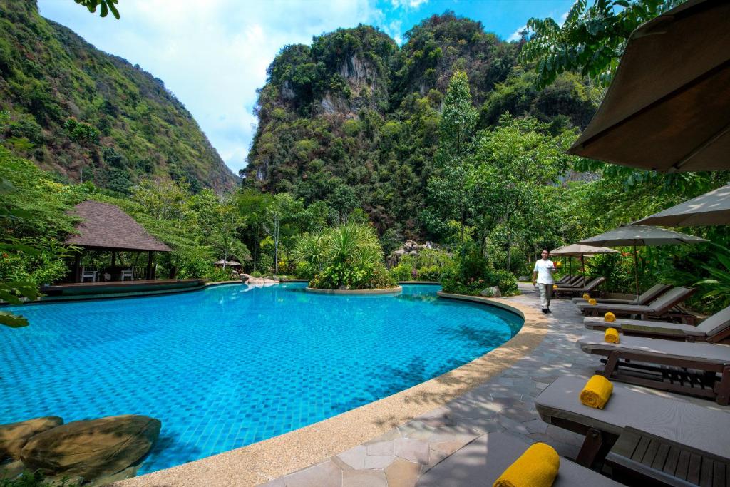 10 NIGHTS. 4 WORLDS. Kuala Lumpur → Cameron Highlands → Banjaran → Penang. price starting from £1,350PP